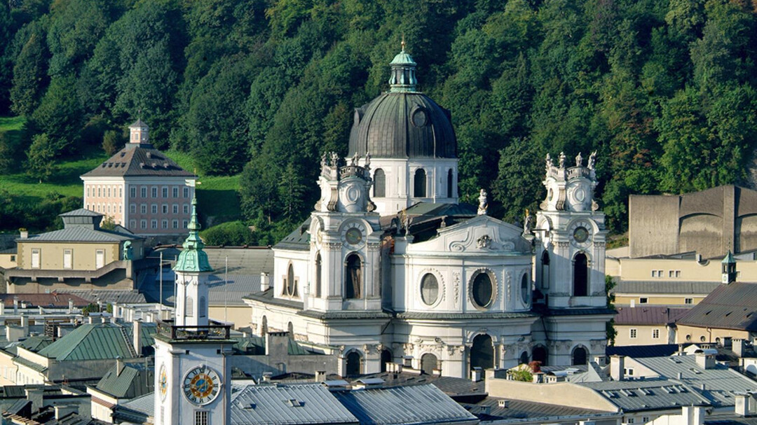 Collegiate Church : Churches & Cemeteries : salzburg.info